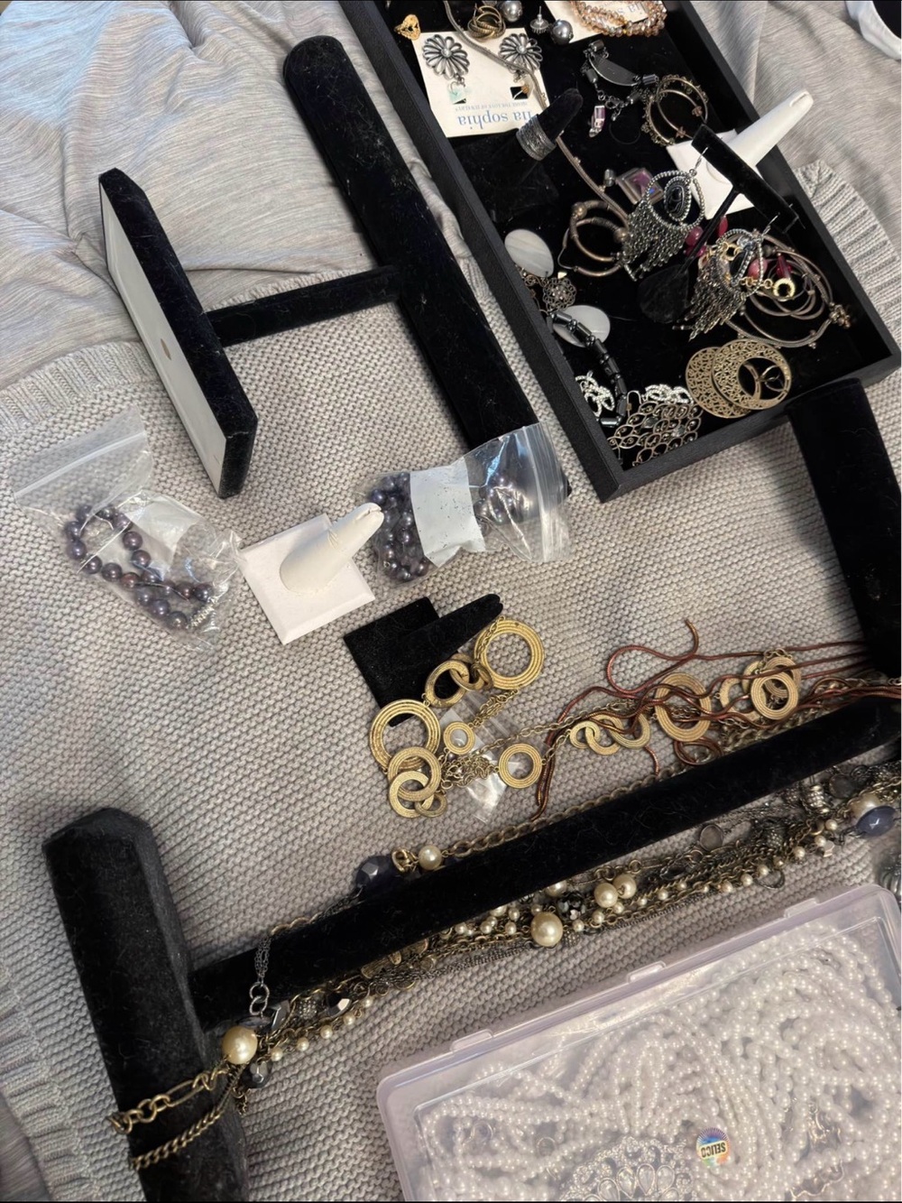 Assorted women’s jewelry